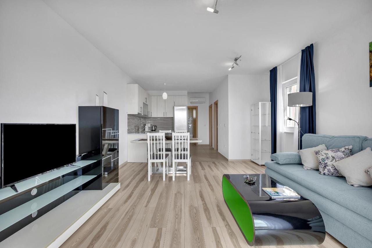 Apartments Lujnovic Makarska Zewnętrze zdjęcie